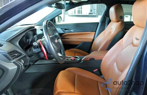 2021 Cadillac Ct4 Premium Luxury z USA, uszkodzony, nr VIN 1G6DB5RL8M0118876